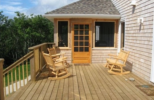 White Point House | Seacrest Tower Vacation Home - Ocean Views, Walk to the Beach!