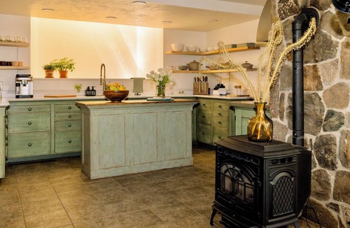 Roxbury House | Secluded Architectural gem in the heart of Roxbury - Modern, Chic & Dreamy Pool