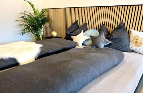Stiegl Apartment | See-Apartment AURA am Fuße der Gerlitzen Alpe und Ufer des Ossiacher Sees - mit privatem Seezugang & Hallenbad