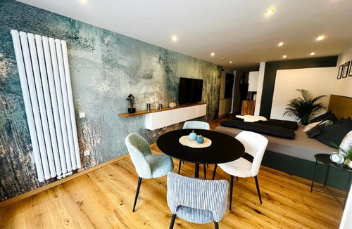 Stiegl Apartment | See-Apartment AURA am Fuße der Gerlitzen Alpe und Ufer des Ossiacher Sees - mit privatem Seezugang & Hallenbad