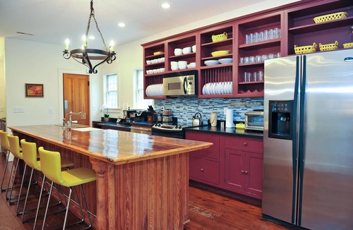 Roxbury House | "SENTRY HILL" Best Town 1.5 hrs NYC PoshPadsCT Mint 6BR, Heated Pool, Bike, BBQ