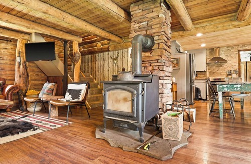 Condon Cabin | Serene 2-bedroom cabin in charming Montana perfect for relaxing stays