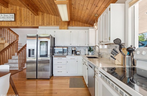 Bigfork House | Serene Lakeside Cabin Retreat on Flathead Lake, Montana.