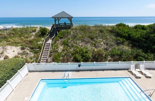 Whalehead Beach House | Seven Suns 428