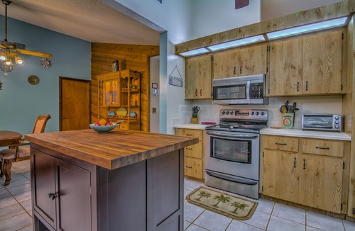 Jupiter Farms House | SHADEY ACRES - HEATED POOL/SPA DOG FRIENDLY ECO-RETREAT NEAR BEACHES