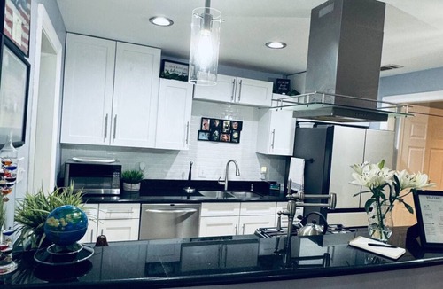 Chalmette House | Sleeps 9 Free Parking Family-Friendly 8 miles from the French Quarter