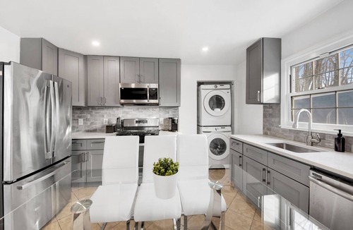 White Plains House | Spacious 3BR Home Game Room Free Parking Near NYC
