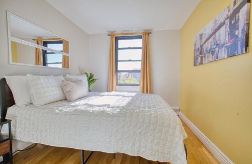 Ditmas Park Apartment | Spacious 3BR in Flatbush w King Bed, 2 Queens, Fast Wifi, AC