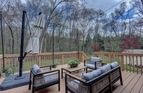 Guilford House | Spacious 4-bedroom house with AC, WiFi in welcoming Guilford