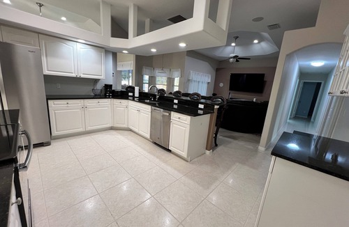 Vero Beach South House | Spacious 4-bedroom pool house with WiFi and AC in charming Vero Beach