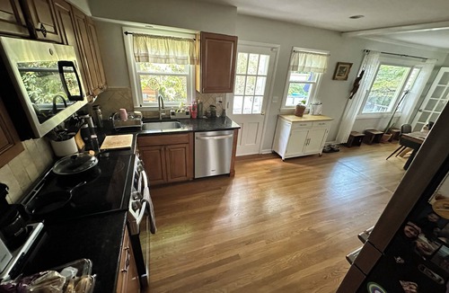 Greenwich House | Spacious 4-bedroom Ranch Home in Central Greenwich with big fenced in yard