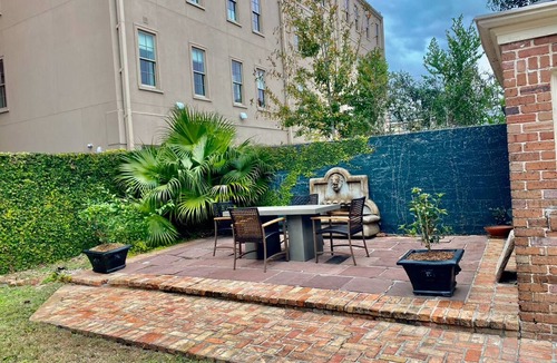 Garden District Condo | Spacious 6-bedroom condo in the historic Garden District for the Super Bowl!