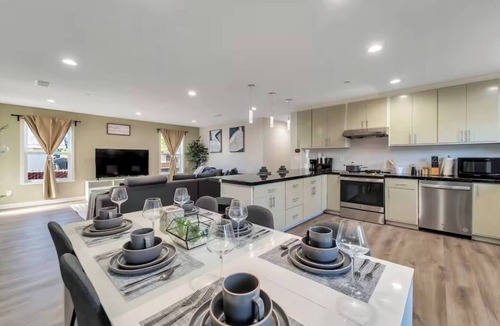 San Jose House | Spacious 6Bd/5Bath Willow Glen San Jose