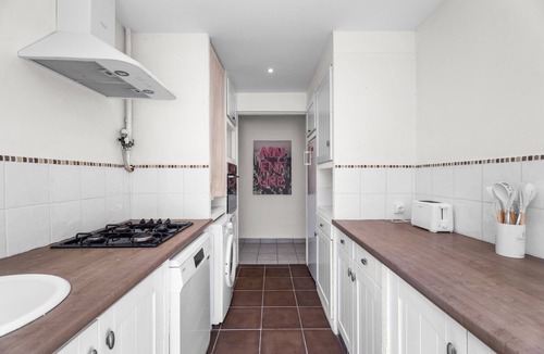 La Panouse Apartment | Spacious Apartment for 8 Guests with Wi-Fi in La Rouvière, Marseille