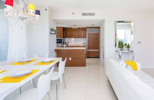 Downtown Miami Apartment | Spacious Brickell Suite Steps from Riverwalk