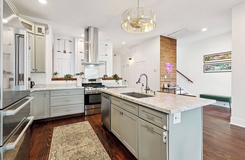 Saint Claude House | Spacious NOLA Escape Free Easy Parking Near French Quarter Back Patio