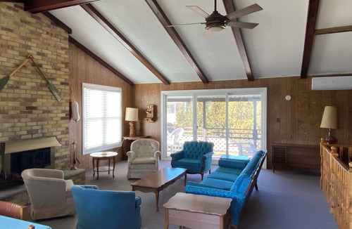 Port Franks Cottage | Spacious, rustic 4 bedroom cottage ideal for families, close to the beach.