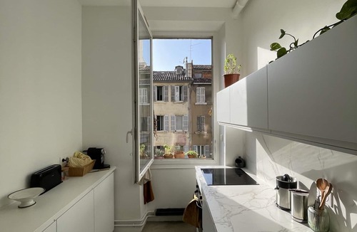 Prefecture Apartment | Spacious typical marseillan flat