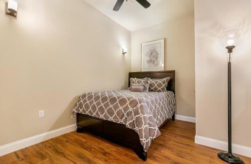 Faubourg Lafayette Apartment | St Charles Spacious Condo in the Heart of the City