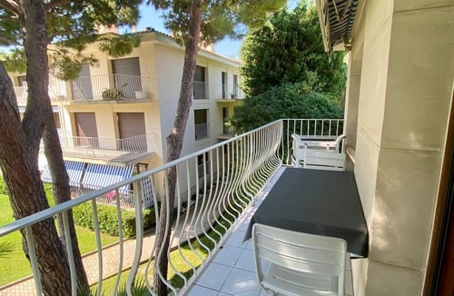 Saint-Jean-Cap-Ferrat Apartment | St Jean Cap Ferrat city center, 60m2, 14m2 terrace with sea view and parking