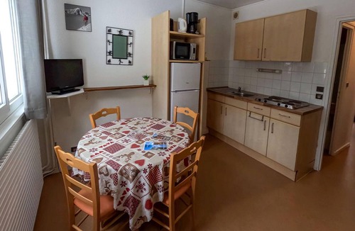Lelex Apartment | Stay with Pool in Lelex