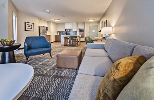 Cedar Rapids Hotel | Staybridge Suites Cedar Rapids North by IHG