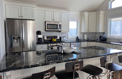 Long Beach House | Steps from the beach! Beautiful 3-bedroom house in Long Beach