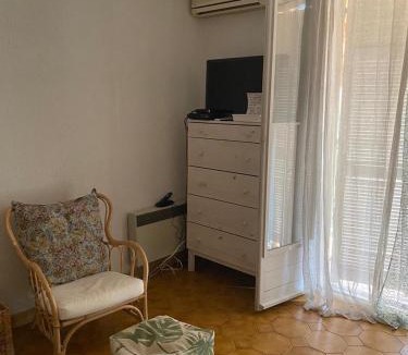 Saint-Jean-Cap-Ferrat Apartment | Studio in the center of Saint-Jean-cap-Ferrat
