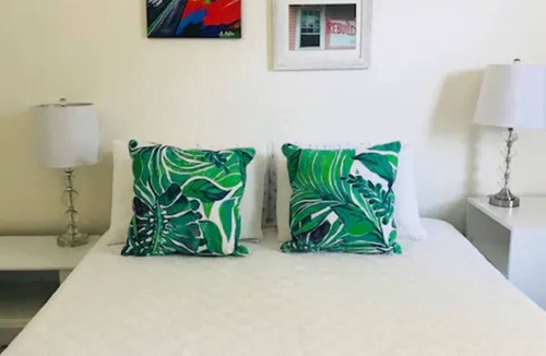 Milan Apartment | Studio in Uptown New Orleans; private entrance, parking, pets ok.
