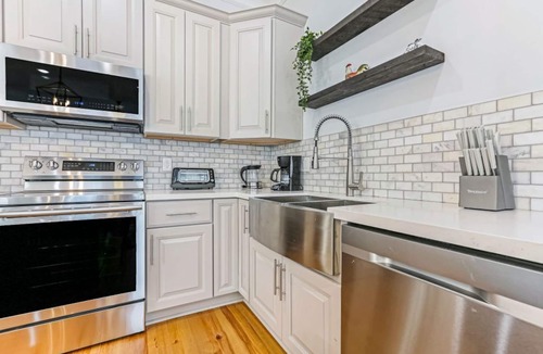 Faubourg Lafayette House | Stunning 4 BR Condo + Pool - Near St. Charles