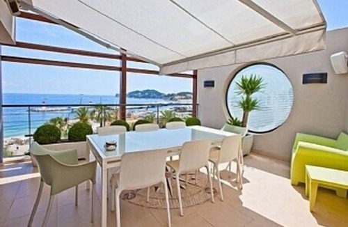 Saint-Jean-Cap-Ferrat Villa | Stunning beachfront Villa With Sea Views In The Heart Of St Jean Cap Ferrat