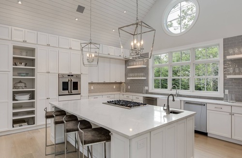 Village of East Hampton House | Stunning Hampton Holiday Family Fantasy for your Team
