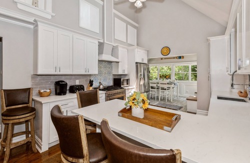 Springs House | STUNNING LUXURY HOME ~ PRIVATE POOL/HOT TUB ~ PERFECT HAMPTONS GETAWAY ~ MBH
