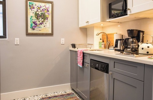 Sutton Place Apartment | Stylish 3-Bedroom NYC Home Near Central Park!