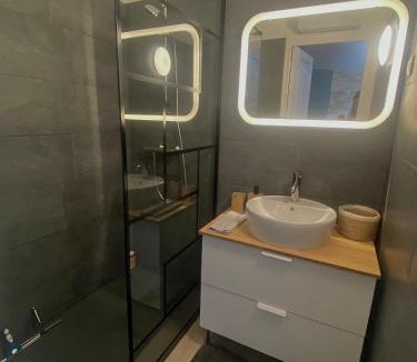 Saint-Martin-de-Crau Bed & Breakfast | Suite cosy indépendante avec extérieur