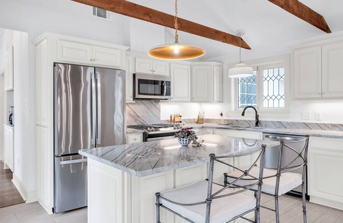 Covington House | Summer River View Retreat 4BR Deck Gym 1.5 Acres Sleeps 10+