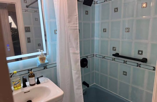 Queens Apartment | Sunny 3BR Duplex in Queens