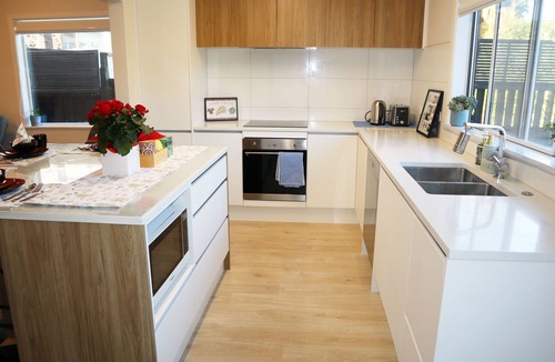 Milford House | Sunny 3BR Home - Close to Essentials & Transport