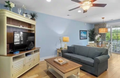 Windy Hill Hotel | Sunny Villa | Balcony & Pools | Near Golf & Ocean Fun