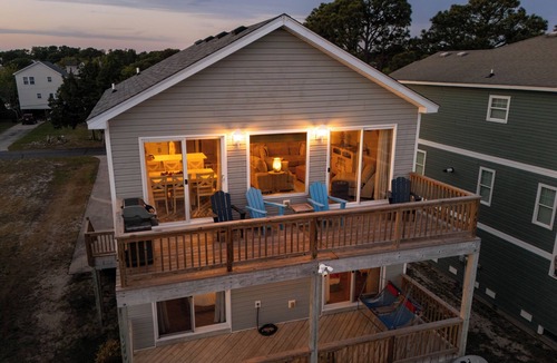 Colington Harbour House | Sunset on Soundview! Waterfront! Pool Access! Bring Your Boat!