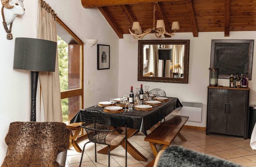 Les Brevieres Ski Chalet | Superb self catered ski Chalet in Tignes-les-Brevieres 50m from lift