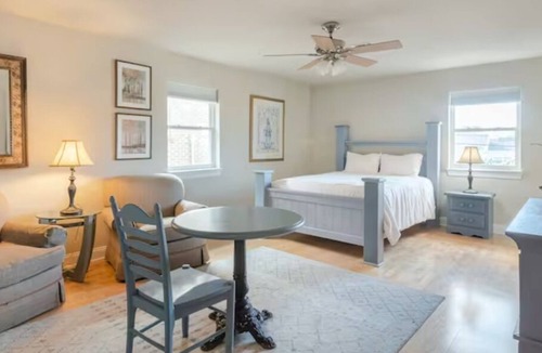 Lakeview House | Sweet Oasis - Close to City Park Sleeps 15