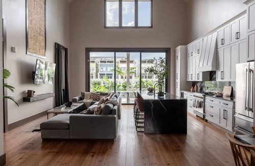 Faubourg Lafayette House | The 1300 | 4 Home Combo, 28 bedrooms | Heated Pool