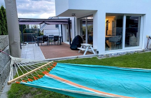 Dietikon District House | The cozy house - 15 min to Zurich main station; Free parking; Fitness; Kitchen