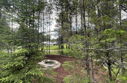 Martin City RV Rental | The Hideaway at Glacier Meadows - Luxury Camper