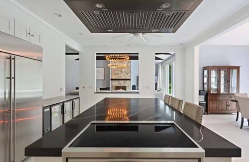 Norwalk Apartment | The Mansion Hotel-style