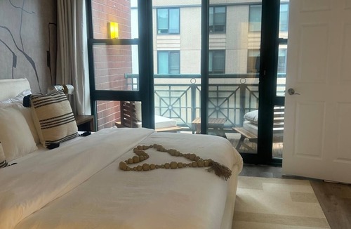 Downtown Apartment | The Monroe | Elegant 2BR/2BA Downtown Stamford | Designed by Lavish & Live