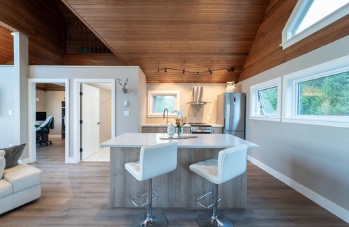 Otter Point House | The Owl’s Nest | Panoramic Ocean View Retreat