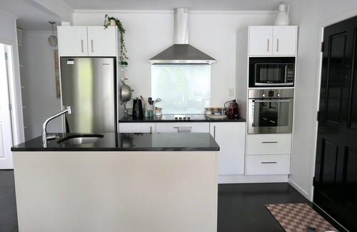 St. Mary's Bay House | The Urban Haven - A serene city retreat, a lovely garden, close to trendy cafes.