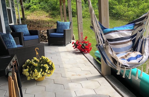 Chester Apartment | TheLowerDeck Oceanfront escape! Paddle Bds,Kayaking